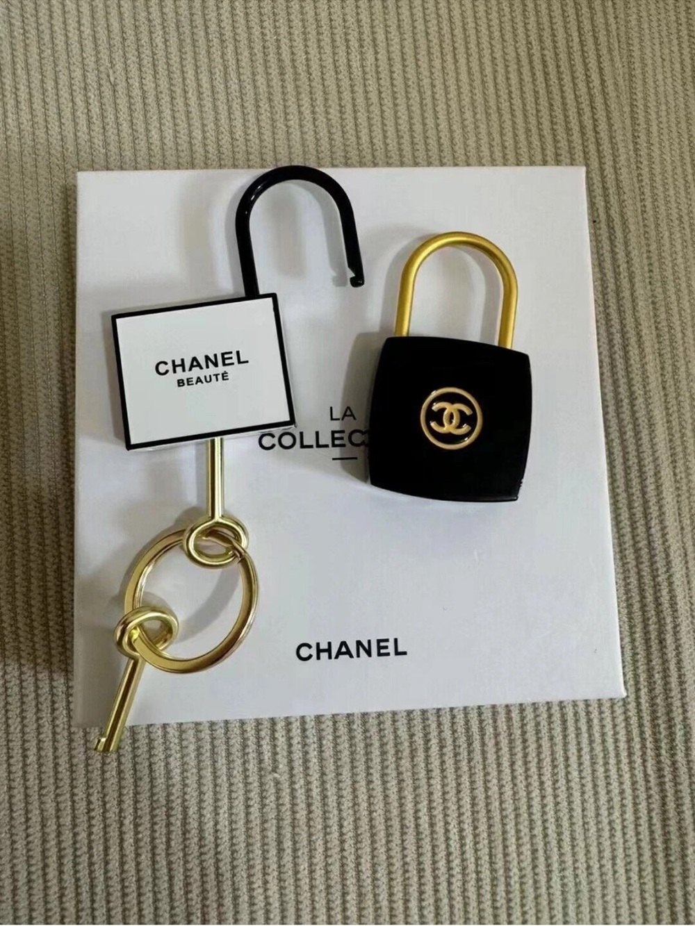 Chanel Lock & Keys - Picture 2 of 6